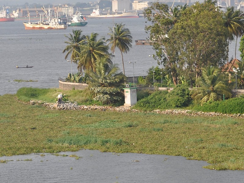Abidjan / Canal de Vridi E Side F 7 light
Keywords: Abidjan;Ivory coast;Gulf of Guinea