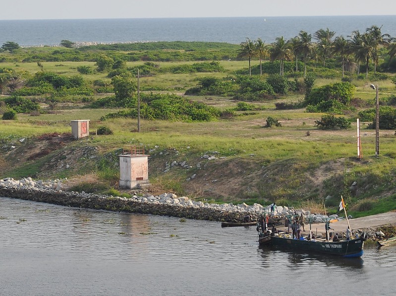 Abidjan / Canal de Vridi W Side F 4
Keywords: Abidjan;Ivory coast;Gulf of Guinea