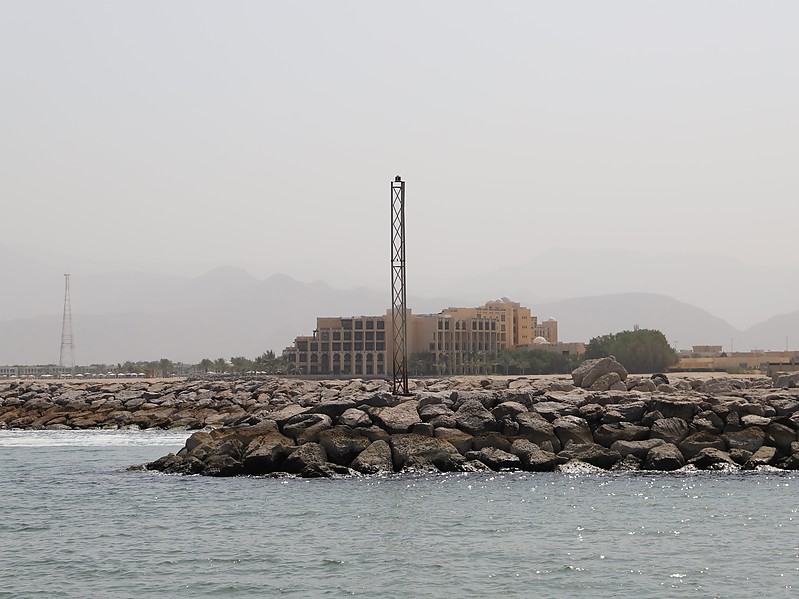 Ra's Al Khaymah / RAK Port Beacon light
Keywords: Ras Al Khaymah;United Arab Emirates;Persian Gulf