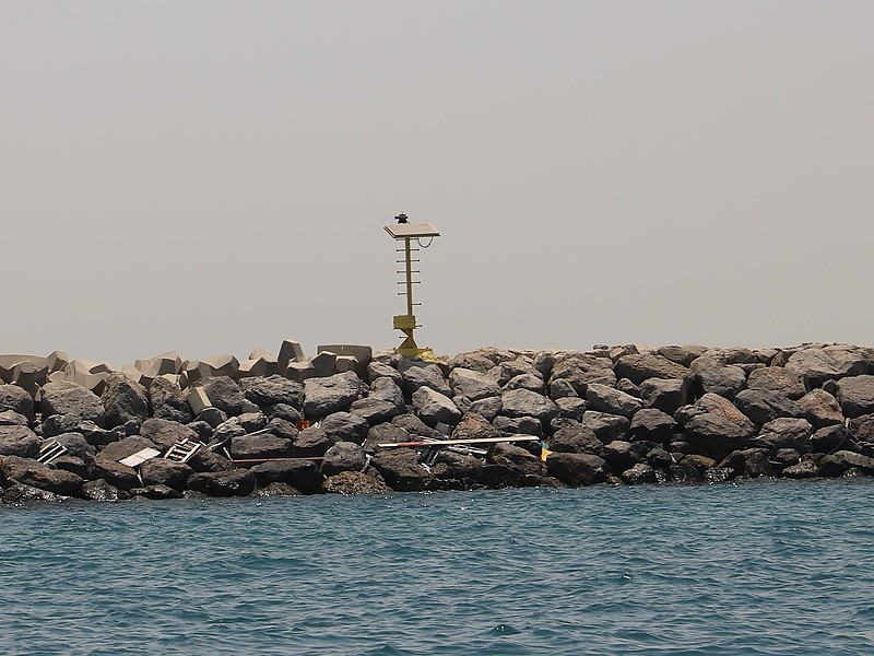 Khalifa / SM1 W Breakwater light
Keywords: Persian Gulf;Khalifa;United Arab Emirates
