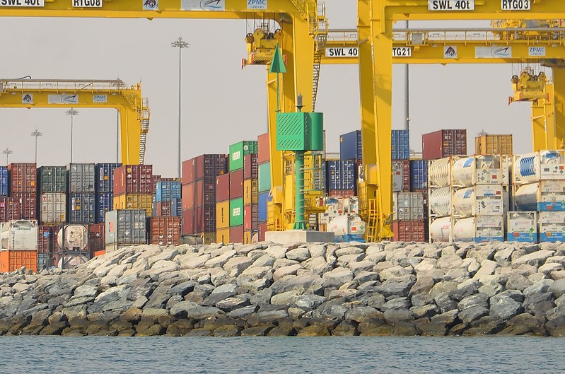 Hamad Port / Inner Breakwater  light
Keywords: Persian Gulf;Hamad Port;Qatar