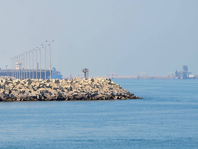Ras Laffan /  Doha Dock LNG Berth No 5 JB5 light
Keywords: Ras Laffan;Qatar;Persian Gulf