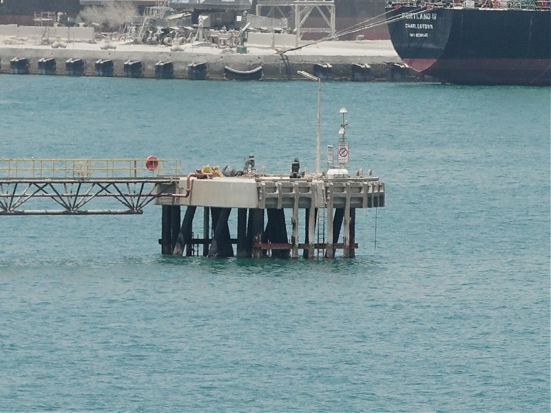 Ahmadi / Petroleum Products Pier 40m off N end light
Keywords: Persian gulf;Kuwait;Ahmadi