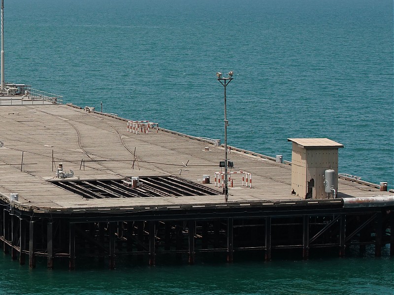 Ahmadi / South Pier S Head light
Keywords: Persian gulf;Kuwait;Ahmadi