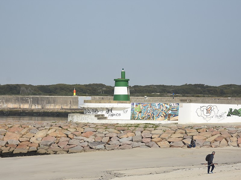 Aveiro / Central Pier West End Light
Keywords: Portugal;Atlantic ocean;Aveiro
