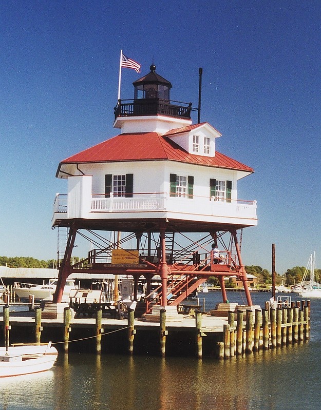 Maryland / Drum Point lighthouse
Author of the photo: [url=https://www.flickr.com/photos/larrymyhre/]Larry Myhre[/url]

Keywords: United States;Maryland;Chesapeake Bay