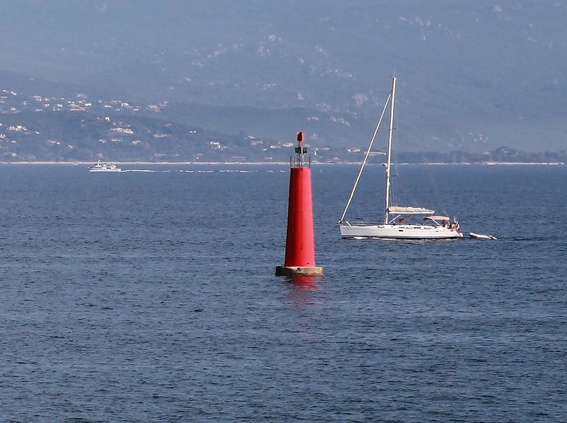 Corsica / Ajaccio / Ecual De La Citadel Lighthouse
Keywords: Corsica;Ajaccio;France;Mediterranean sea;Offshore