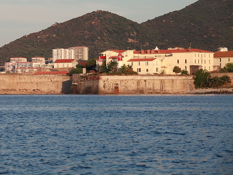 Ajaccio / Phare de la Citadelle
Keywords: Corsica;France;Mediterranean sea