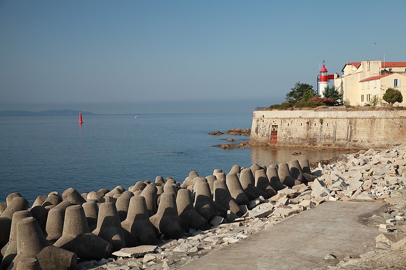 Ajaccio / Phare de la Citadelle
Keywords: Corsica;France;Mediterranean sea