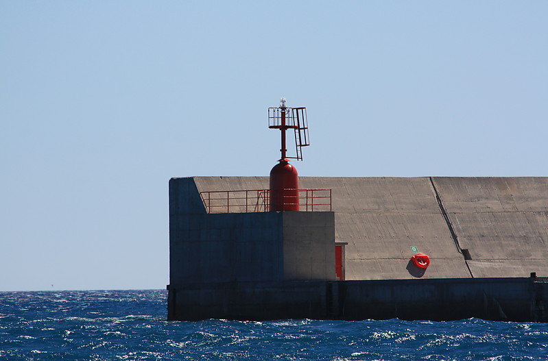 SAVONA - Nuovo Molo Frangiflutti - Head light
Keywords: Liguria;Italy;Gulf of Genoa;Savona