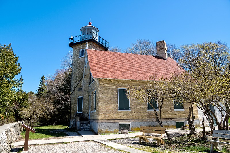 Wisconsin / Eagle Bluff lighthouse
Author of the photo: [url=https://www.flickr.com/photos/selectorjonathonphotography/]Selector Jonathon Photography[/url]
Keywords: Wisconsin;United States;Lake Michigan;Plate