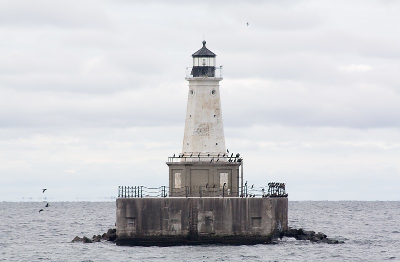 New York / East Charity Shoal lighthouse
Photo source:[url=http://lighthousesrus.org/index.htm]www.lighthousesRus.org[/url]
Non-commercial usage with attribution allowed
Keywords: Lake Ontario;New York;United States;Offshore