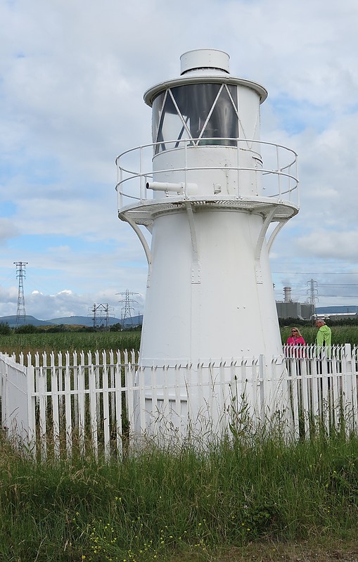 East Usk lighthouse
Author of the photo: [url=https://www.flickr.com/photos/21475135@N05/]Karl Agre[/url]
Keywords: Wales;United Kingdom;Bristol Channel;Newport