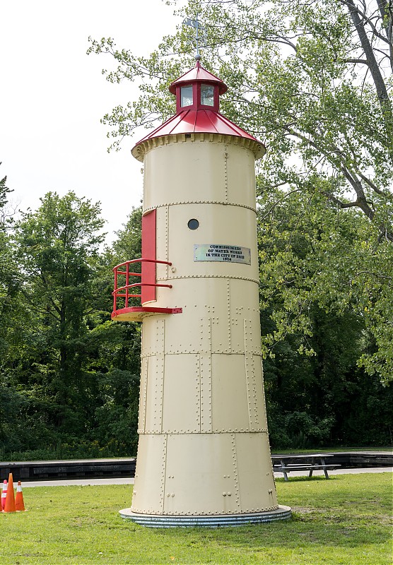 Pennsylvania / Erie Waterworks Faux lighthouse
Author of the photo: [url=https://www.flickr.com/photos/selectorjonathonphotography/]Selector Jonathon Photography[/url]
Keywords: Pennsylvania;Lake Erie;Erie;United States;Faux