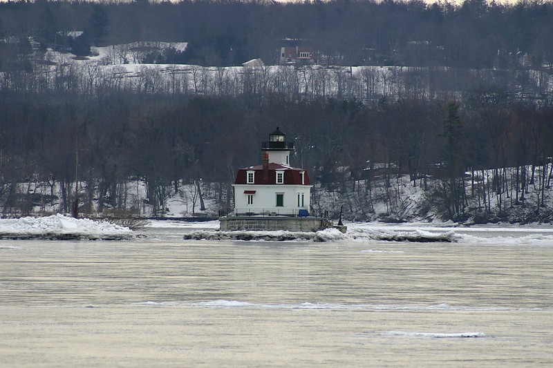 New York / Esopus Meadows lighthouse
Author of the photo: [url=https://www.flickr.com/photos/31291809@N05/]Will[/url]

Keywords: Hudson river;New York;United States
