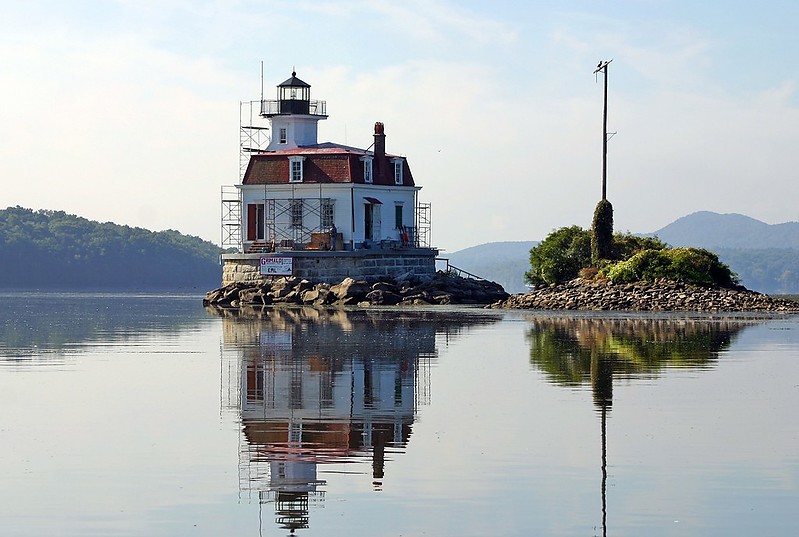 New York / Esopus Meadows lighthouse
AKA Esopus Island, Middle Hudson River
Author of the photo: [url=https://jeremydentremont.smugmug.com/]nelights[/url]
Keywords: Hudson river;New York;United States