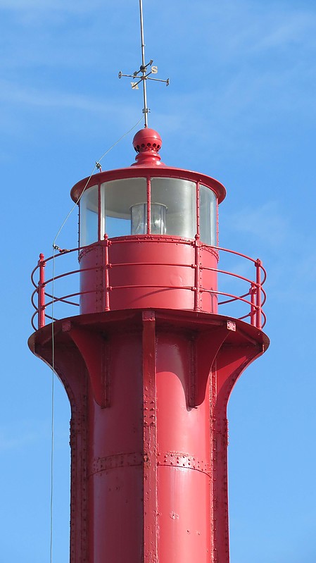 Farol de Esposende - lantern
Author of the photo: [url=https://www.flickr.com/photos/21475135@N05/]Karl Agre[/url]
Keywords: Esposende;Portugal;Atlantic ocean;Lantern