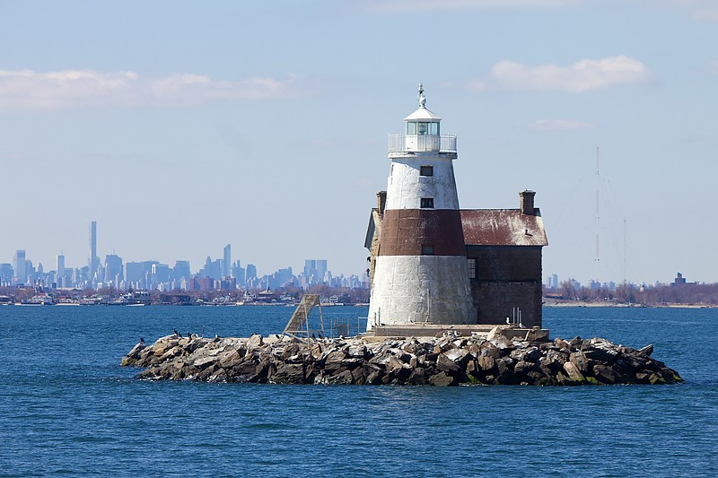 New York / Execution Rocks lighthouse
Author of the photo: [url=https://jeremydentremont.smugmug.com/]nelights[/url]

Keywords: New York;New York City;United States