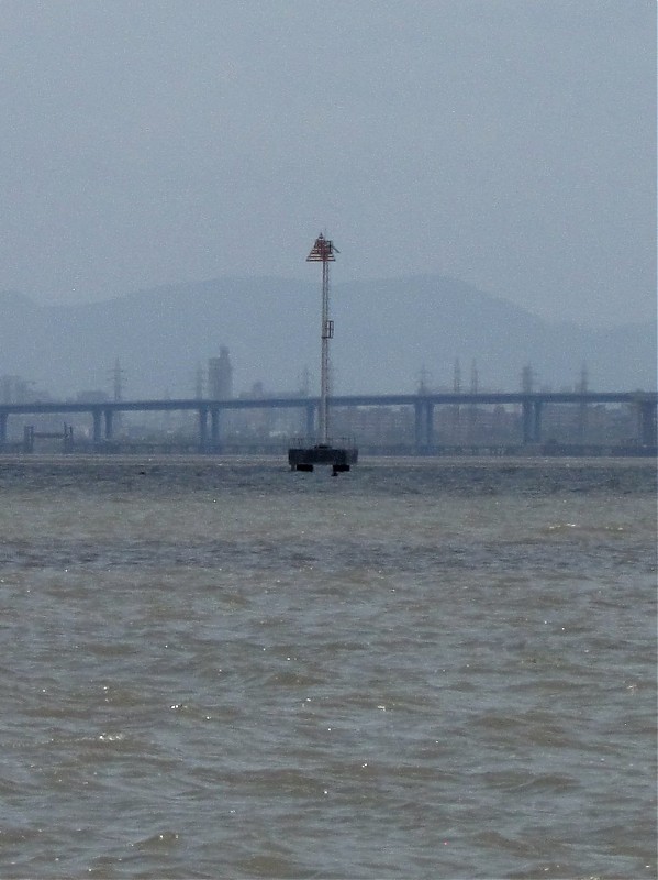 Mumbai / Entrance Channel Port No 20a Lts in line Front
Keywords: Mumbai;India;Arabian sea;Offshore