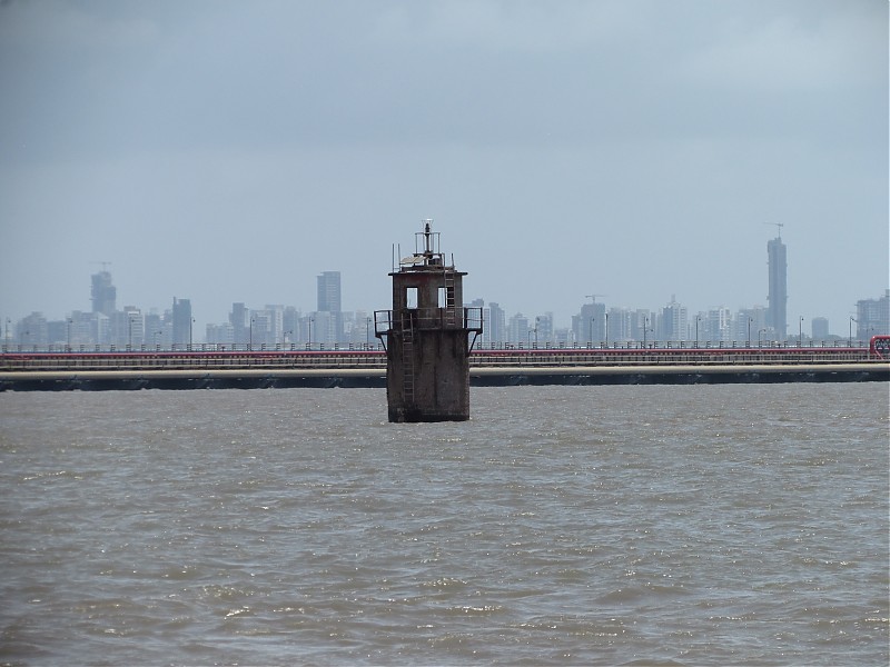 Mumbai / Butcher Beacon light
Keywords: Mumbai;India;Arabian sea;Offshore