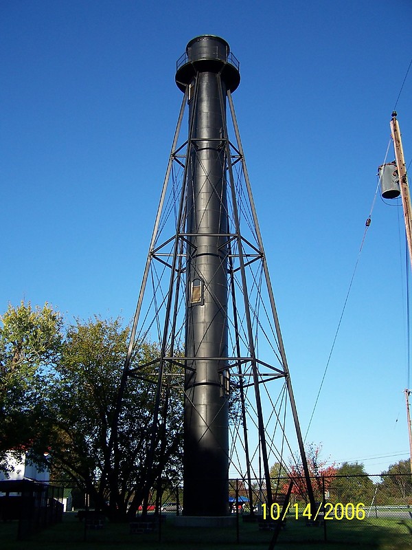 New Jersey / Finns Point Rear Range lighthouse
Author of the photo: [url=https://www.flickr.com/photos/bobindrums/]Robert English[/url]
Keywords: United States;New Jersey;Pennsville