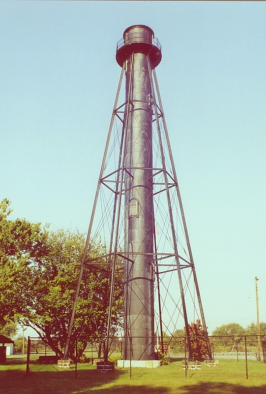 New Jersey / Finns Point Rear Range lighthouse
Author of the photo: [url=https://www.flickr.com/photos/larrymyhre/]Larry Myhre[/url]
Keywords: United States;New Jersey;Pennsville