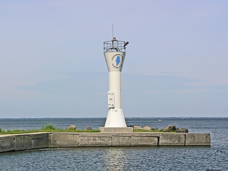 Wisconsin / Fisherman's road light
Author of the photo: [url=https://www.flickr.com/photos/8752845@N04/]Mark[/url]
Keywords: Wisconsin;Lake Winnebago;United States