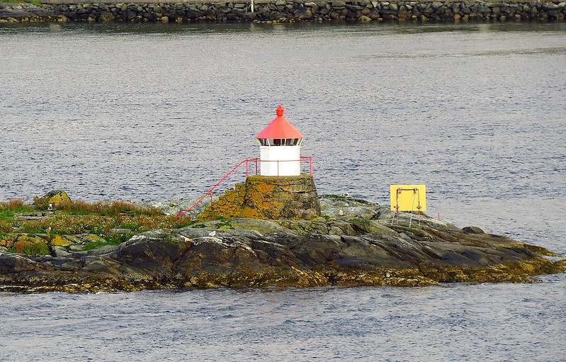 Raunefjorden / Fleslandskjer lighthouse
Keywords: Norway;North Sea;Bergen