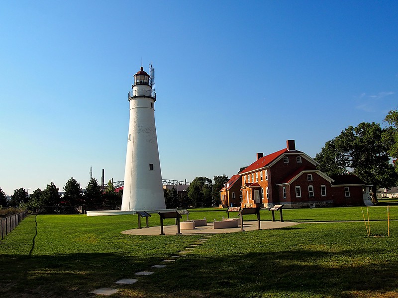 Michigan / Port Huron / Fort Gratiot lighthouse
Author of the photo: [url=https://www.flickr.com/photos/selectorjonathonphotography/]Selector Jonathon Photography[/url]
Keywords: Michigan;Lake Huron;United States;Port Huron