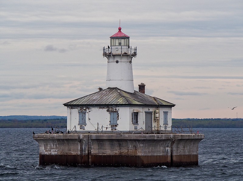 Michigan / Fourteen Foot Shoal lighthouse
Author of the photo: [url=https://www.flickr.com/photos/selectorjonathonphotography/]Selector Jonathon Photography[/url]
Keywords: Michigan;Lake Huron;United States;Offshore