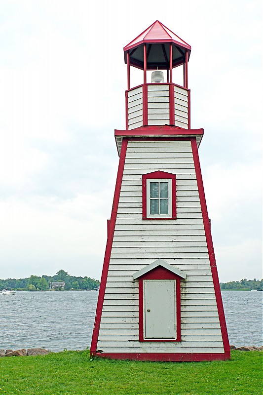 Saint Lawrence River / Gananoque Harbour lighthouse
Author of the photo: [url=https://www.flickr.com/photos/archer10/] Dennis Jarvis[/url]
Keywords: Saint Lawrence River;Canada;Ontario;Gananoque