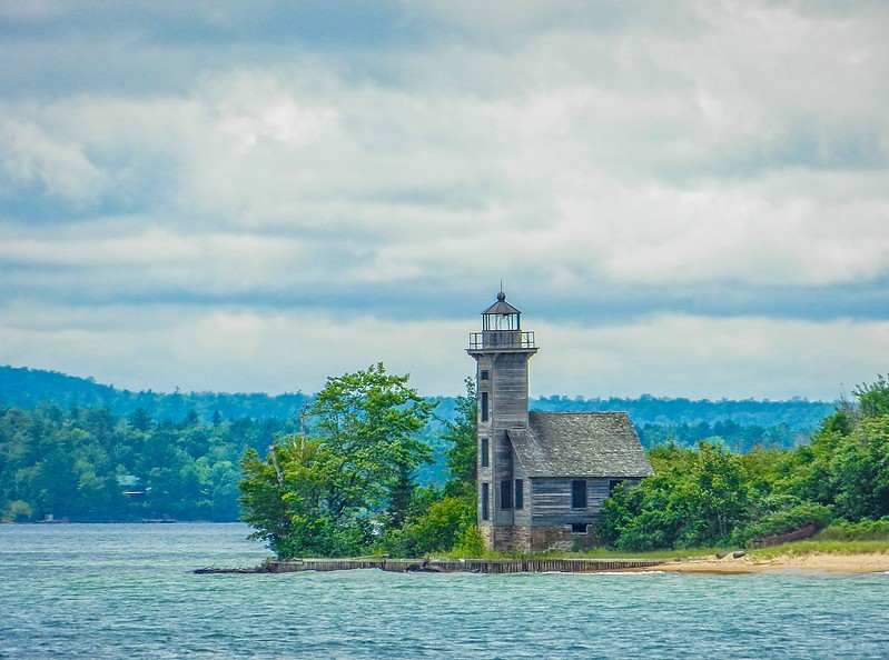 Michigan / Grand Island East Channel lighthouse
Author of the photo: [url=https://www.flickr.com/photos/selectorjonathonphotography/]Selector Jonathon Photography[/url]
Keywords: Michigan;Lake Superior;United States