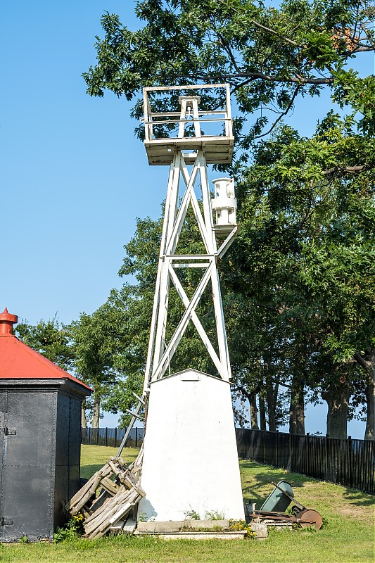 New York / Lake Erie / Grand Island Front Range Light
Author of the photo: [url=https://www.flickr.com/photos/selectorjonathonphotography/]Selector Jonathon Photography[/url]
Keywords: Lake Erie;New York;United States;Dunkerque