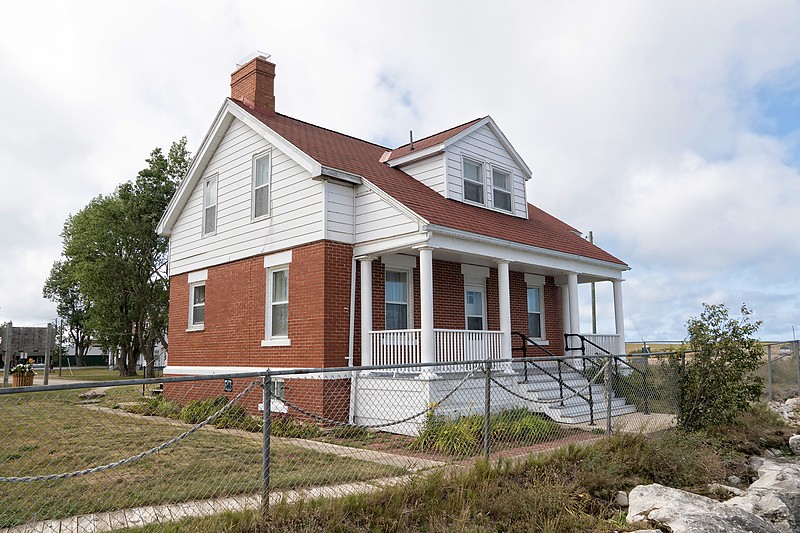 Michigan / Grand Marais Harbor of Refuge - keepers house
Author of the photo: [url=https://www.flickr.com/photos/selectorjonathonphotography/]Selector Jonathon Photography[/url]
Keywords: Michigan;Lake Superior;United States