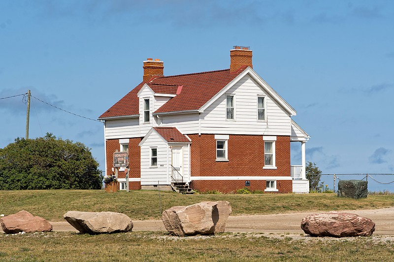 Michigan / Grand Marais Harbor of Refuge - keepers house
Author of the photo: [url=https://www.flickr.com/photos/selectorjonathonphotography/]Selector Jonathon Photography[/url]
Keywords: Michigan;Lake Superior;United States