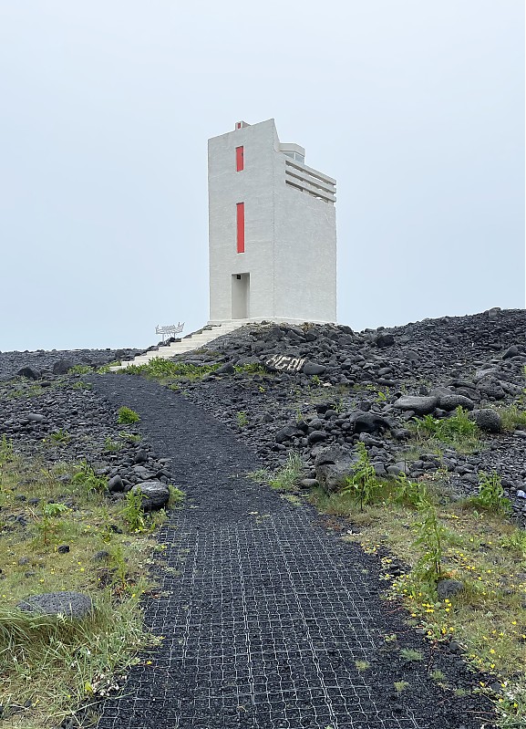 Þorlákshöfn / Hafnarvik lighthouse
AKA Hafnarnes
Author of the photo: [url=https://www.flickr.com/photos/21475135@N05/]Karl Agre[/url]
Keywords: Iceland;Atlantic ocean