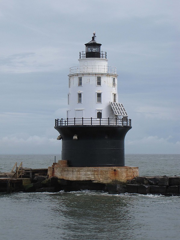 Delaware / Lewes / Harbor of Refuge Lighthouse (2)
Author of the photo: [url=https://www.flickr.com/photos/21475135@N05/]Karl Agre[/url]
Keywords: Lewes;Delaware;United States;Atlantic ocean