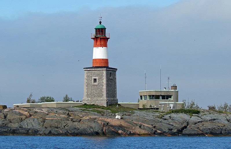 Helsinki / Harmaja (Range Front) Lighthouse 
Author of the photo: [url=https://www.flickr.com/photos/21475135@N05/]Karl Agre[/url]
Keywords: Helsinki;Gulf of Finland;Finland;Vessel traffic service