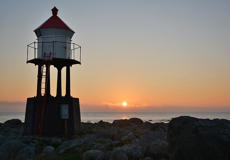 Hatangen Lighthouse
Author of the photo: [url=https://www.flickr.com/photos/ranveig/]Ranveig Marie[/url]
Keywords: Jaeren;Rogaland;Norway;North Sea;Sunset