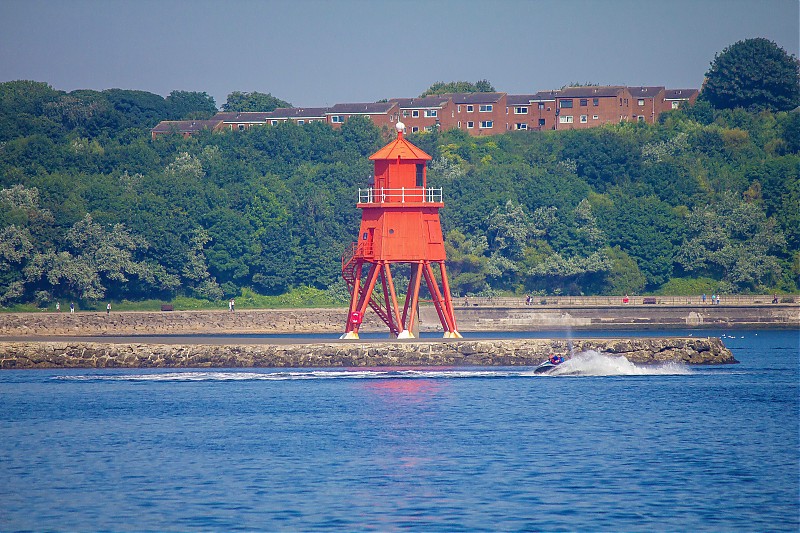 Herd Groyne lighthouse
Author of the photo: [url=https://jeremydentremont.smugmug.com/]nelights[/url]
Keywords: Tynemouth;England;United Kingdom