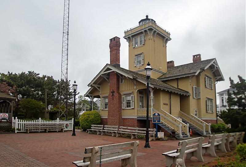 New Jersey / Hereford Inlet lighthouse
Author of the photo: [url=https://jeremydentremont.smugmug.com/]nelights[/url]
Keywords: New Jersey;United States;Atlantic ocean;Cape May