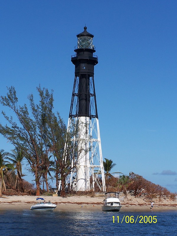 Florida / Hillsboro Inlet lighthouse
Author of the photo: [url=https://www.flickr.com/photos/bobindrums/]Robert English[/url]

Keywords: Florida;United States;Pompano Beach;Atlantic ocean