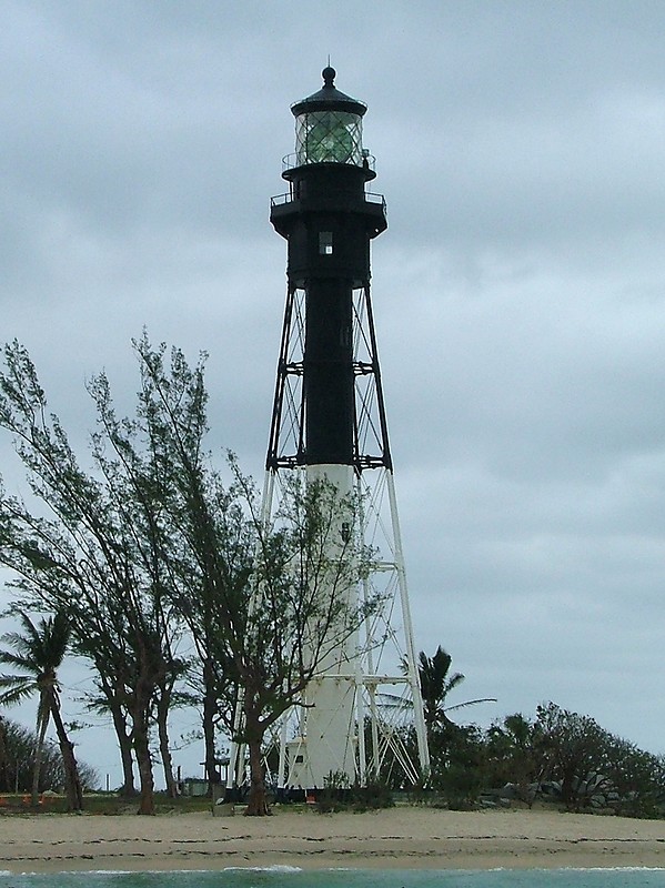 Florida / Hillsboro Inlet lighthouse
Author of the photo: [url=https://www.flickr.com/photos/larrymyhre/]Larry Myhre[/url]

Keywords: Florida;United States;Pompano Beach;Atlantic ocean