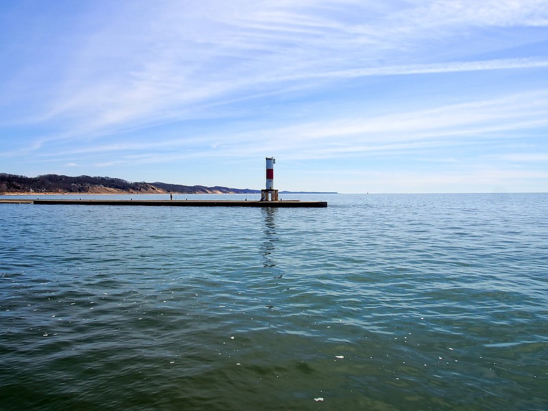 Michigan /  Holland Harbor South Breakwater light
Author of the photo: [url=https://www.flickr.com/photos/selectorjonathonphotography/]Selector Jonathon Photography[/url]
Keywords: Michigan;Lake Michigan;United States