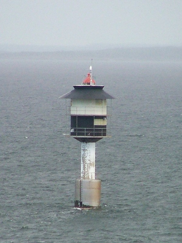 Vestfold / Hollanderbaen lighthouse
Author of the photo: [url=https://www.flickr.com/photos/larrymyhre/]Larry Myhre[/url]

Keywords: Vestfold;Oslofjord;Norway;Offshore