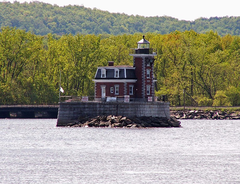 New York / Hudson City / Hudson-Athens lighthouse
Author of the photo: [url=https://www.flickr.com/photos/21475135@N05/]Karl Agre[/url]
Keywords: Hudson River;New York;United States