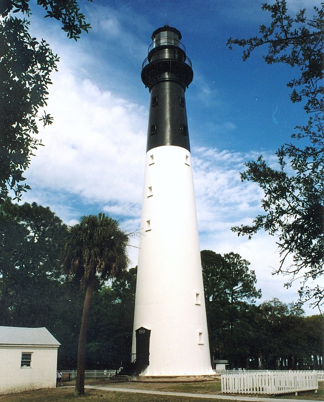 South Carolina / Hunting Island lighthouse
Author of the photo: [url=https://www.flickr.com/photos/larrymyhre/]Larry Myhre[/url]
Keywords: South Carolina;Atlantic ocean;Hunting island;United States