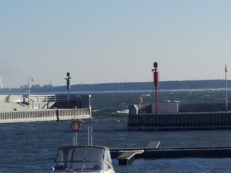 Sopot Entrance E Breakwater Head (green) and Entrance S Breakwater Head lights
Keywords: Baltic Sea;Poland;Gdansk