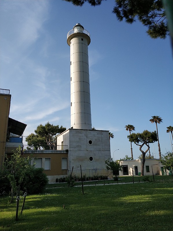 SAN BENEDETTO DEL TRONTO Lighthouse
Keywords: Italy;Adriatic sea;San Benedetto Del Tronto