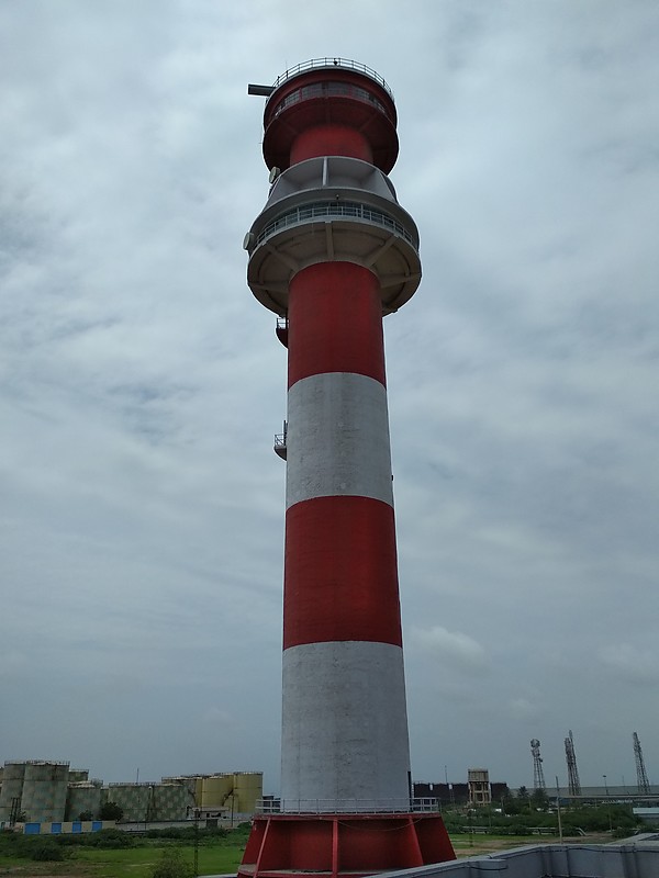 Kandla Port / Navlakhi lighthouse and radar tower
Keywords: India;Gulf of Kutch;Kandla;Vessel Traffic Service